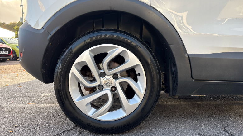 Vauxhall Crossland X 1.2T ecoTec [110] SE Nav 5dr [Start Stop] Petrol Hatchback